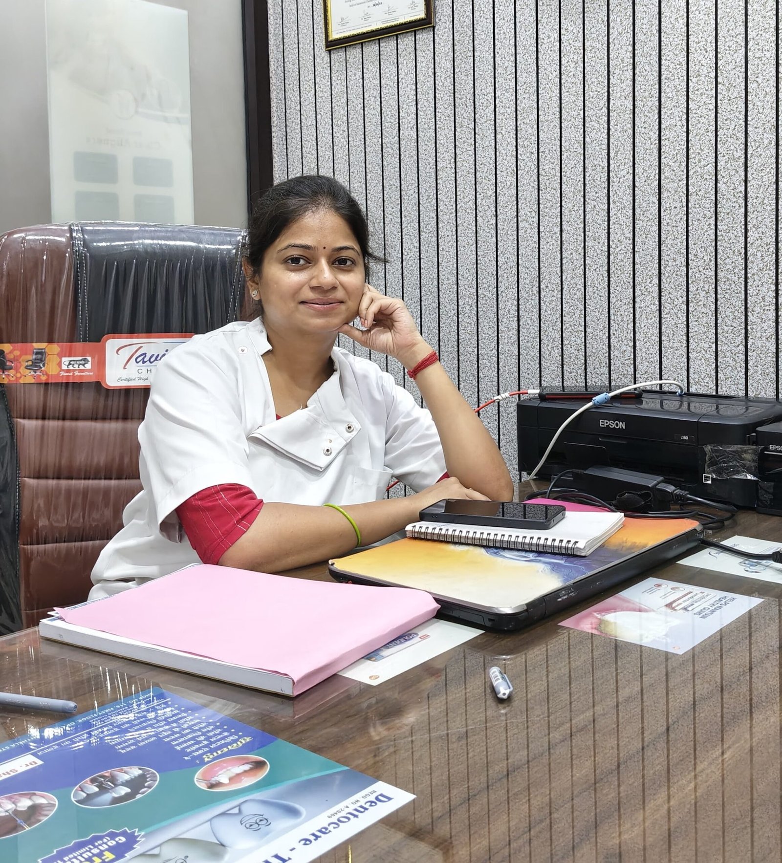Dr. Shatakshi Rastogi at her Dentocare Agra clinic
